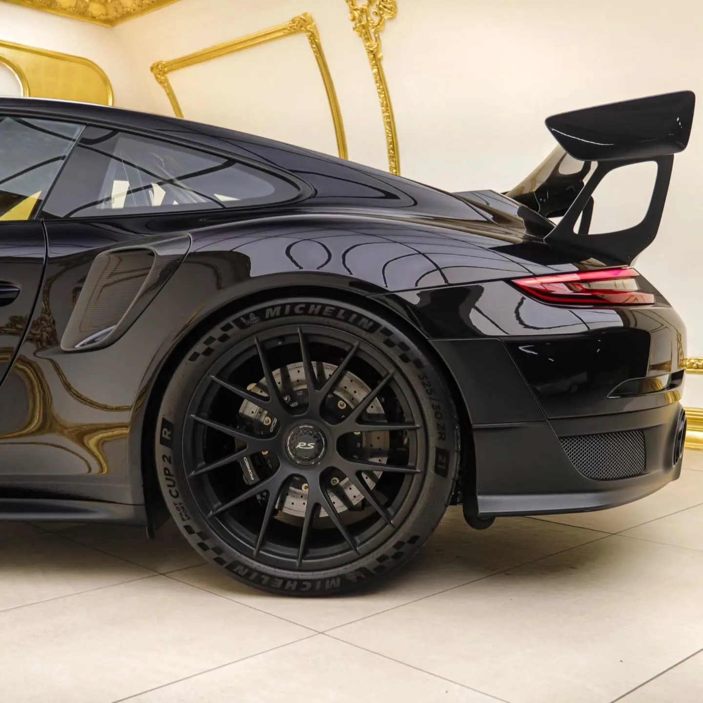 911 GT2 RS Weissach thumbnail 11